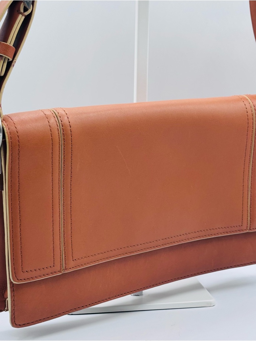 Ellen Tracy Classic Tan Leather Slim Shoulder Bag Purse